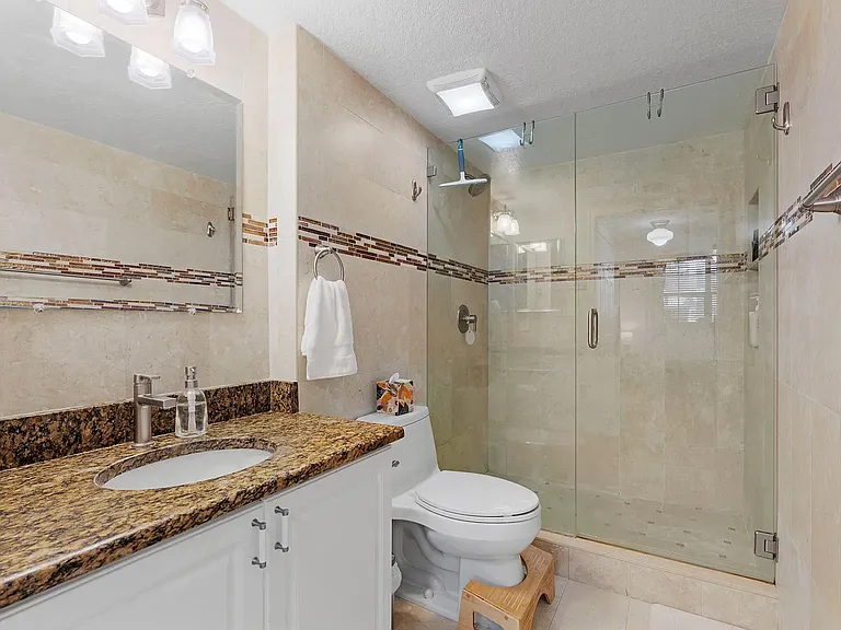 1801 N Flagler Dr #303 — Photo 9