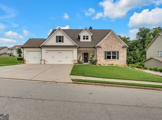 221 Morris Creek Dr, Hoschton, GA 30548