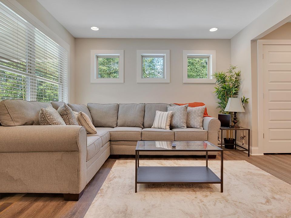 1st image of 764 Mary Ln