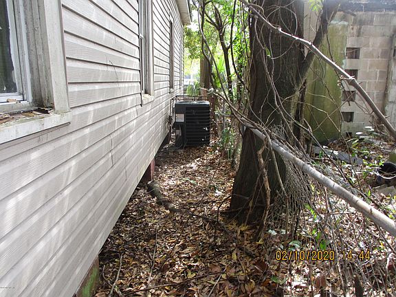 5th image of 2035 W 12th St