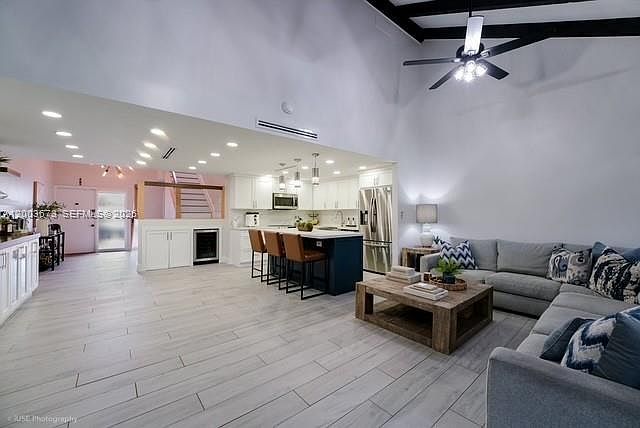 1231 E Golfview Dr