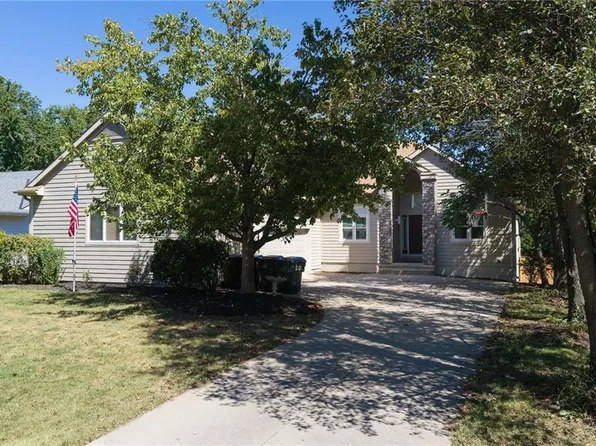 1104 Wagon Wheel Rd, Lawrence, KS 66049