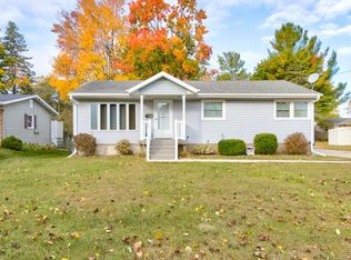 2105 17th St, Menominee, MI 49858