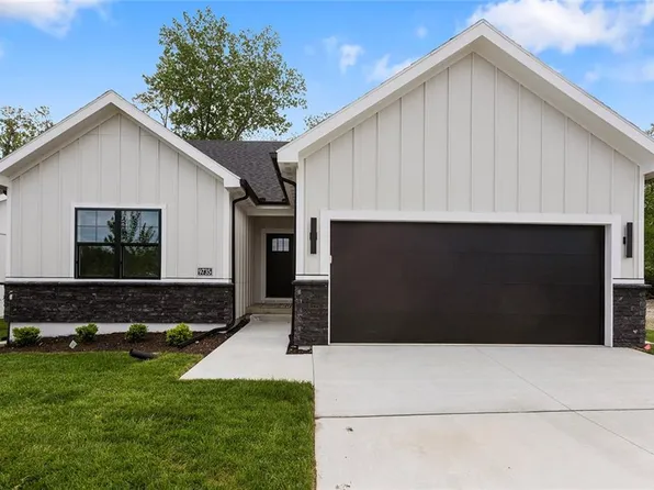 9735 N Lucerne Ave, Kansas City, MO 64153