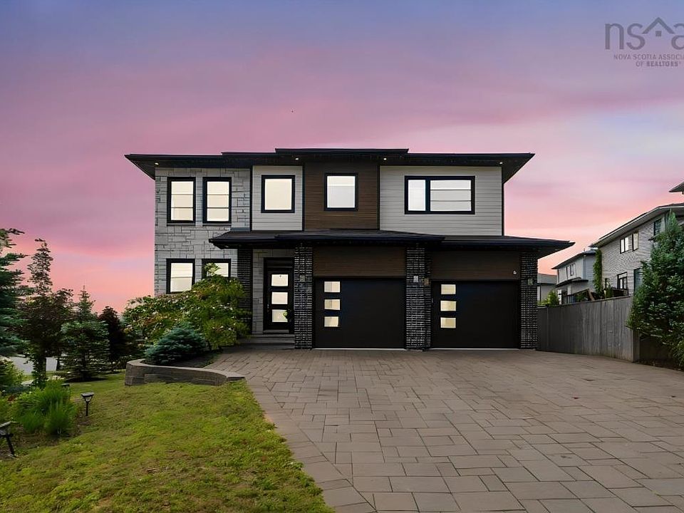1st image of 4 Crownridge Dr