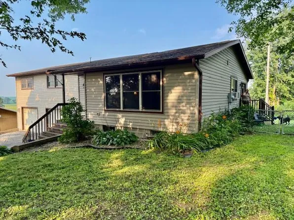 110 Lyndale St S, Mabel, MN 55954