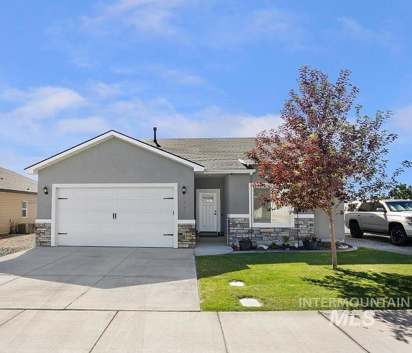 1st image of 1393 Golden Pheasant Dr