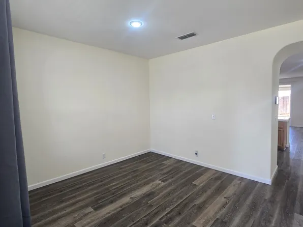 7963 Roseview Way, Sacramento, CA 95828