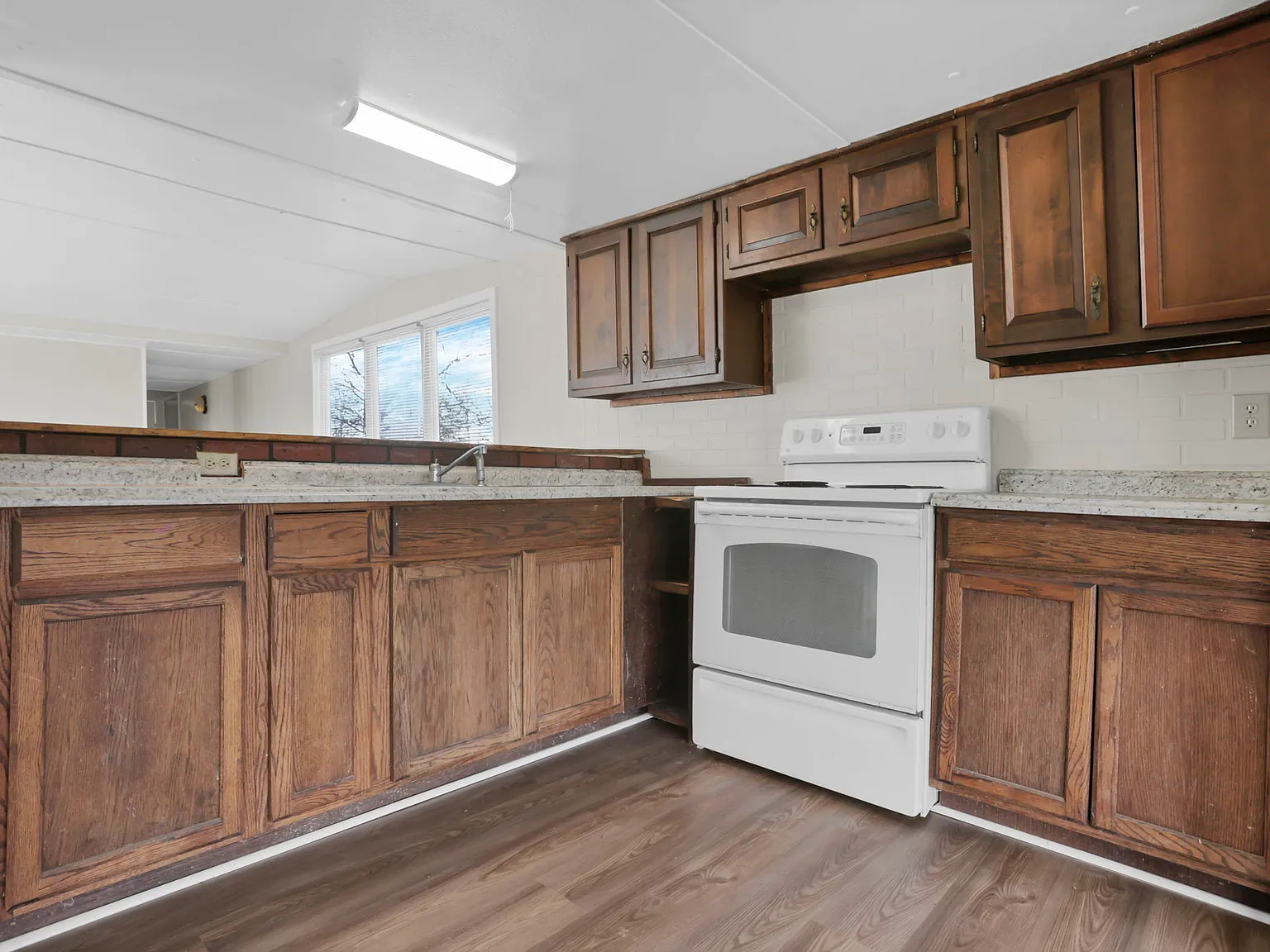 624 Summitt St — Photo 2