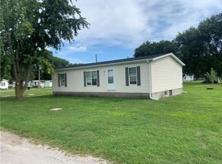 203 W Buchanan St, Tower Hill, IL 62571
