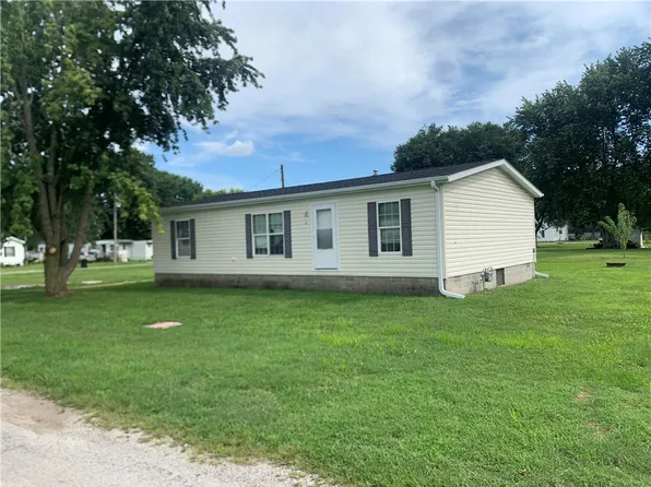 203 W Buchanan St, Tower Hill, IL 62571