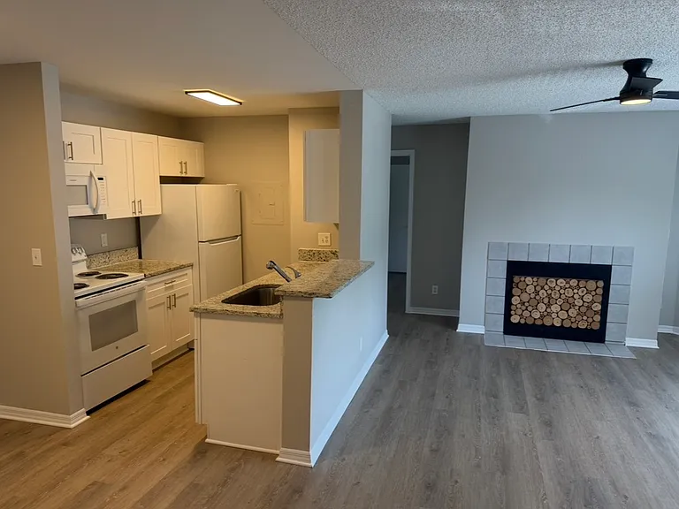 5986 Westgate Dr #202 — Photo 4