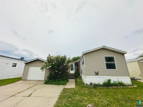 909 N Irene Pl, Sioux Falls, SD 57107