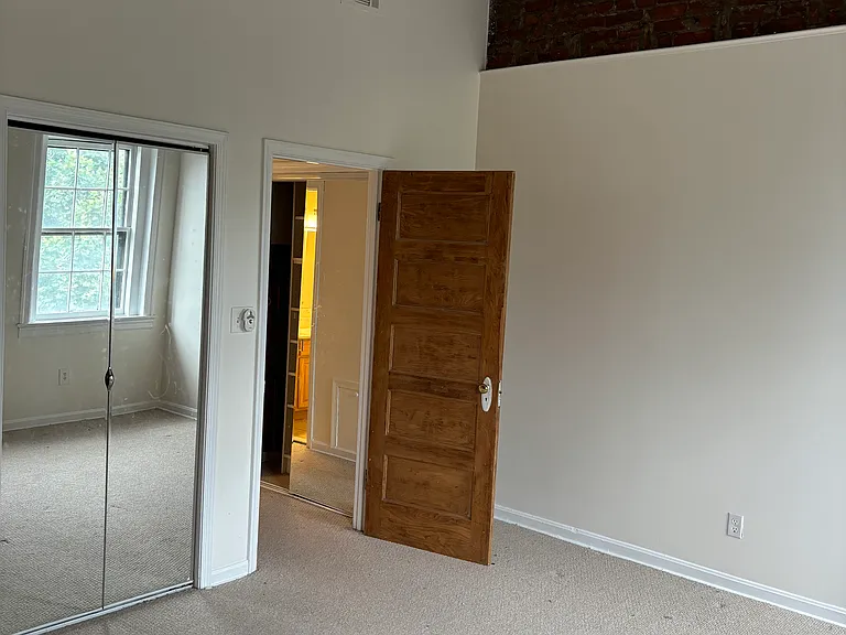 1022 G St NE — Photo 13