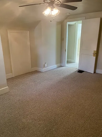 220 W Withrow St — Photo 12