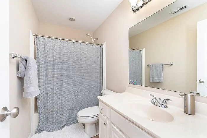 12940 Grenville St — Photo 24