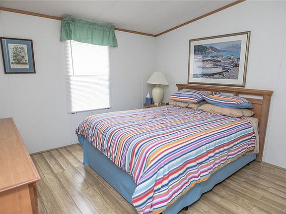 5th image of 216 Winding Creek Ln