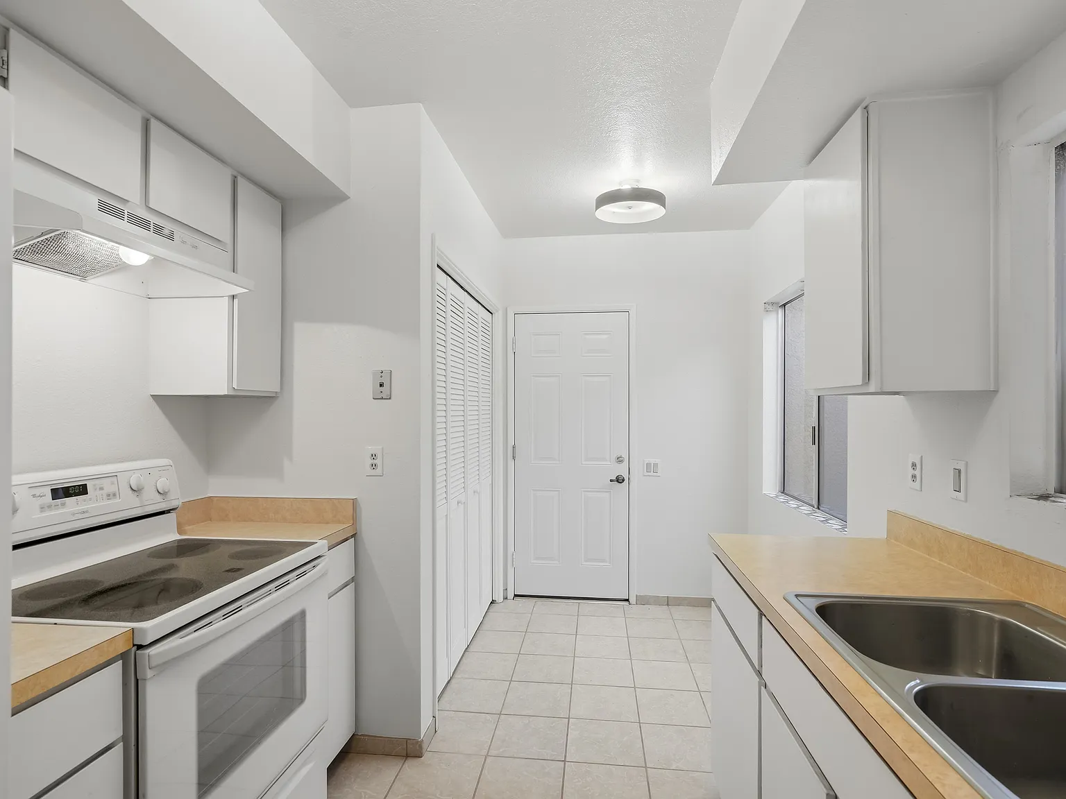 2 bed, 1061 sqft, $1,450 — Photo 4