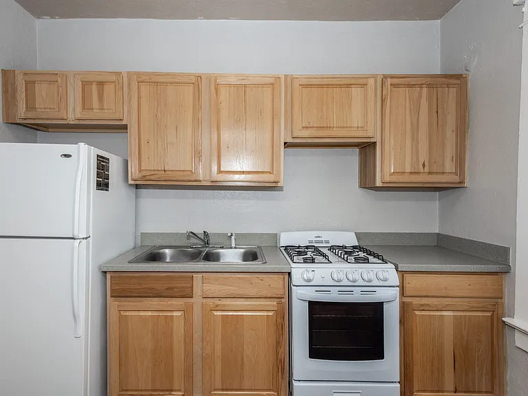 1444 N Lafayette St — Photo 26