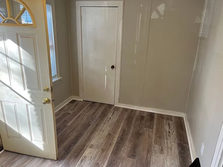 4303 7th Ave — Photo 3