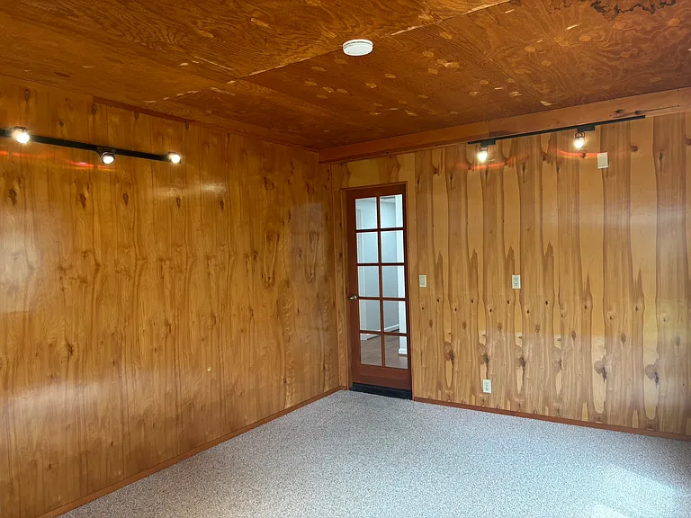 111 Westmoor Dr — Photo 14