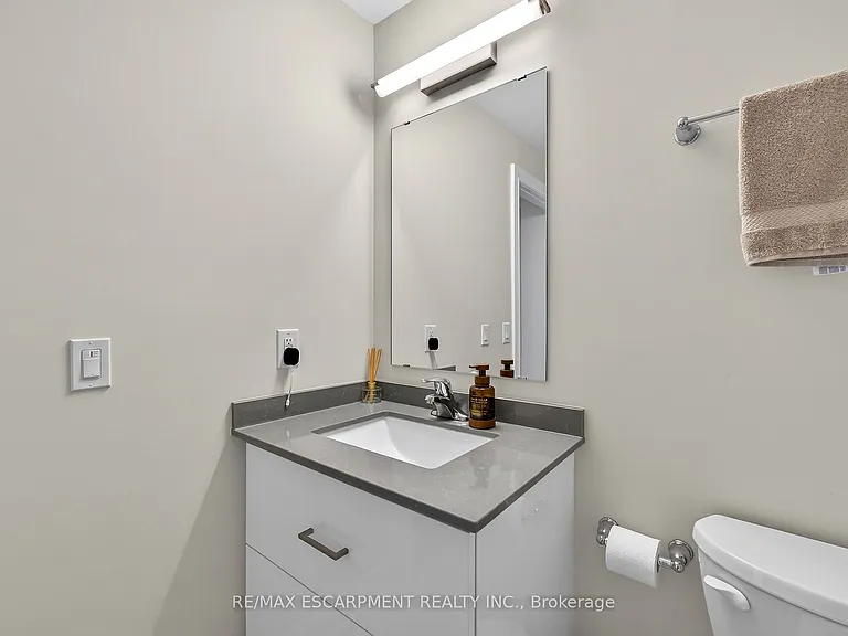 261 King St E #302 — Photo 26