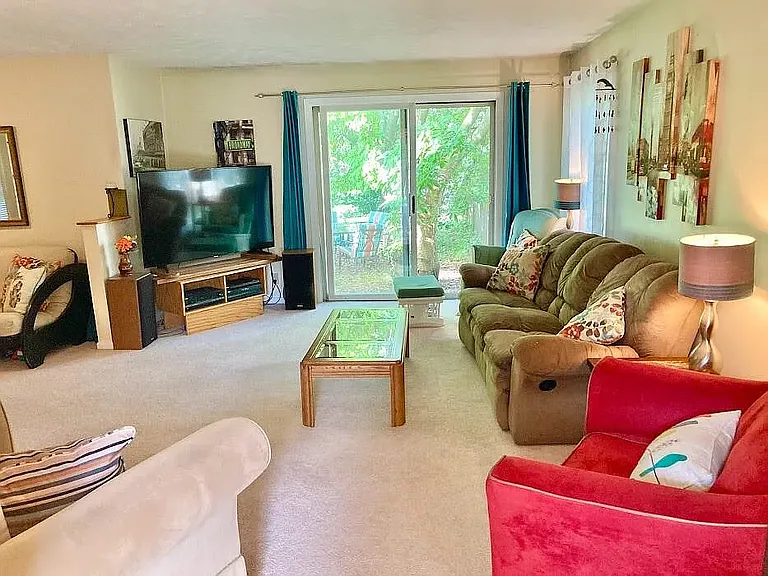 337 Wallinwood Ave NE — Photo 4