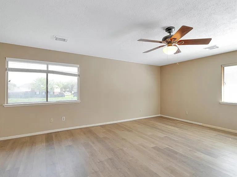 16423 Ash Point Ln — Photo 34