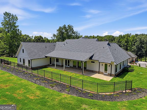4th image of 1534 Red Cedar Rd