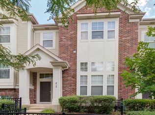 413 Grosvenor Ln, Aurora, IL 60504