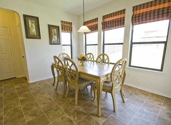 4th image of 1123 Sussex Pl