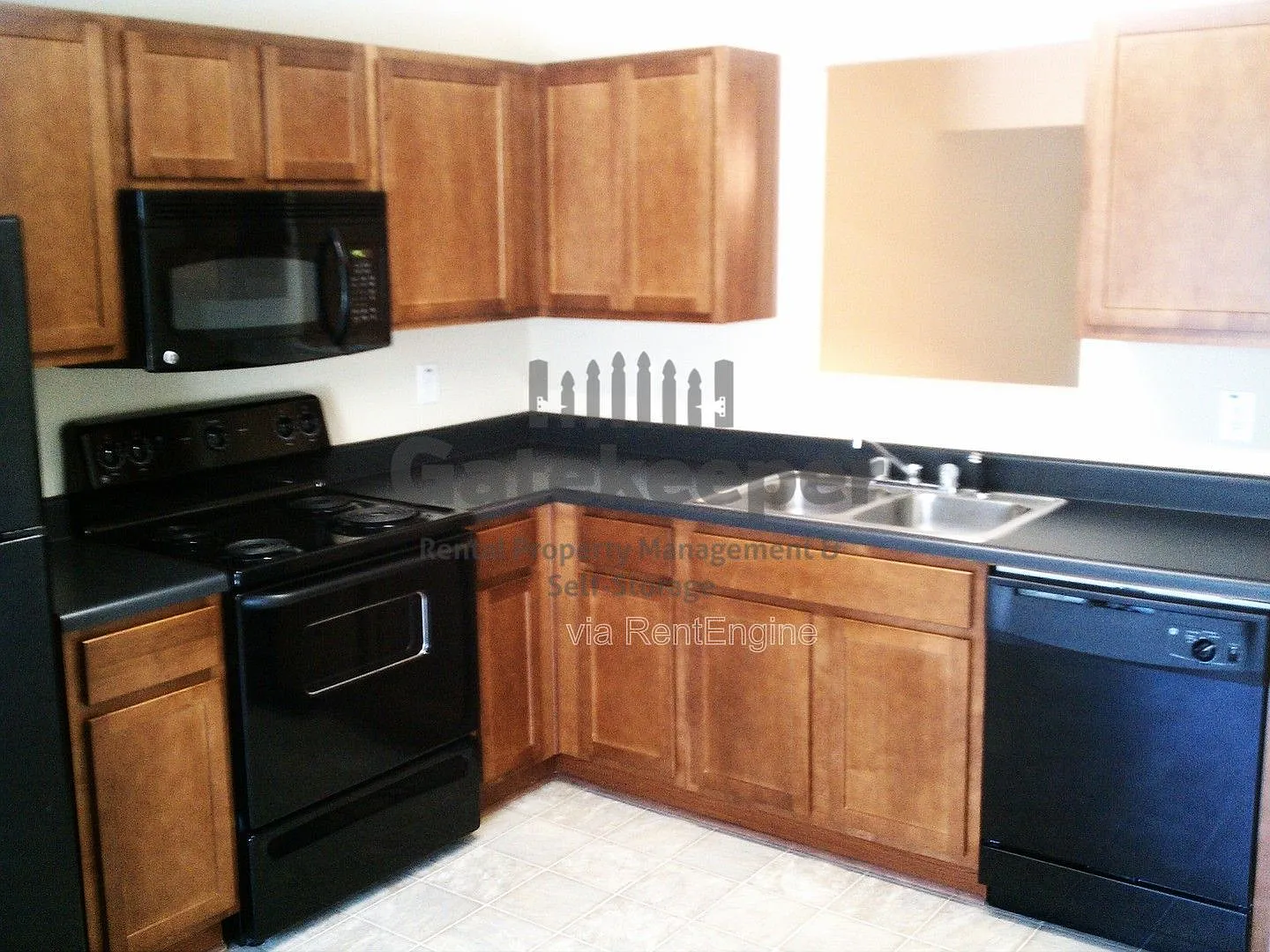 3 bed, 2.5 bath, 1529 sqft, $1,495 — Photo 2