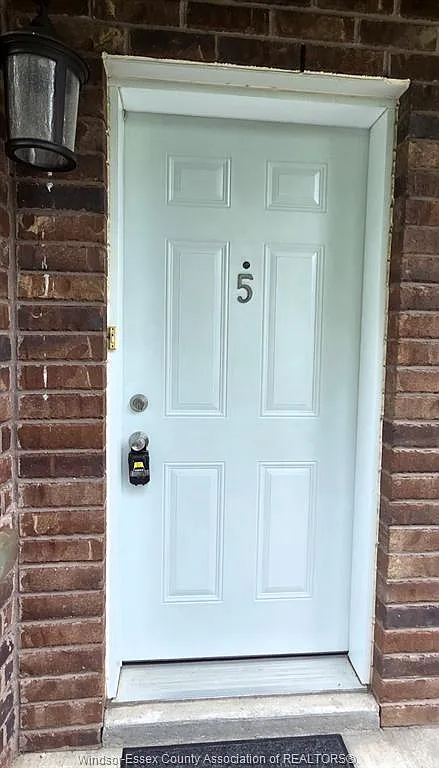 2 bed, 1.5 bath, $2,200 — Photo 2