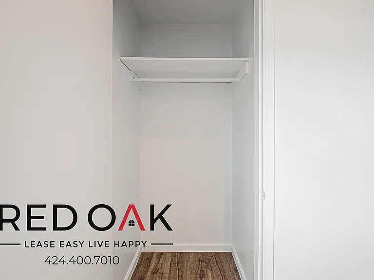 11218 Oxnard St #5 — Photo 12