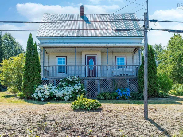 4902 Highway 1, Waterville, NS B0P 1E0