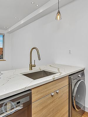 5th image of 731 E 32nd St #6R