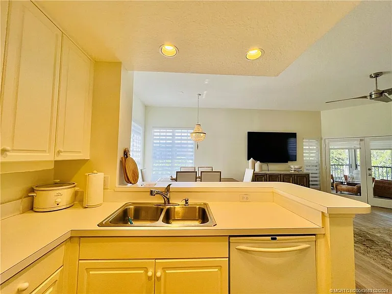 411 NE Plantation Rd #526 — Photo 14