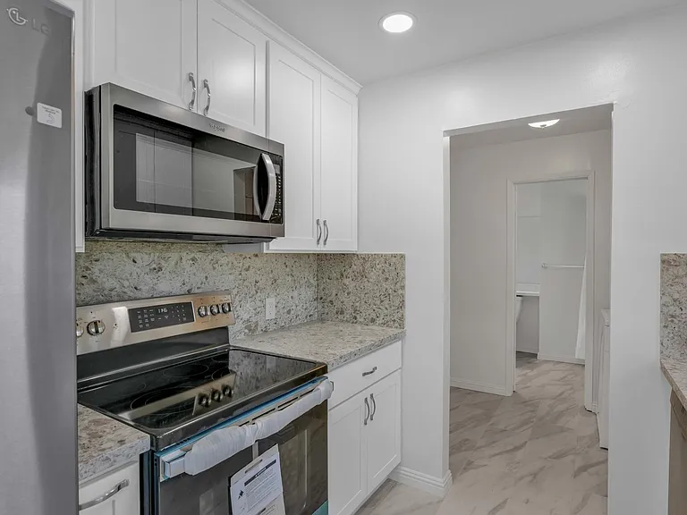 4029 Park Blvd — Photo 10