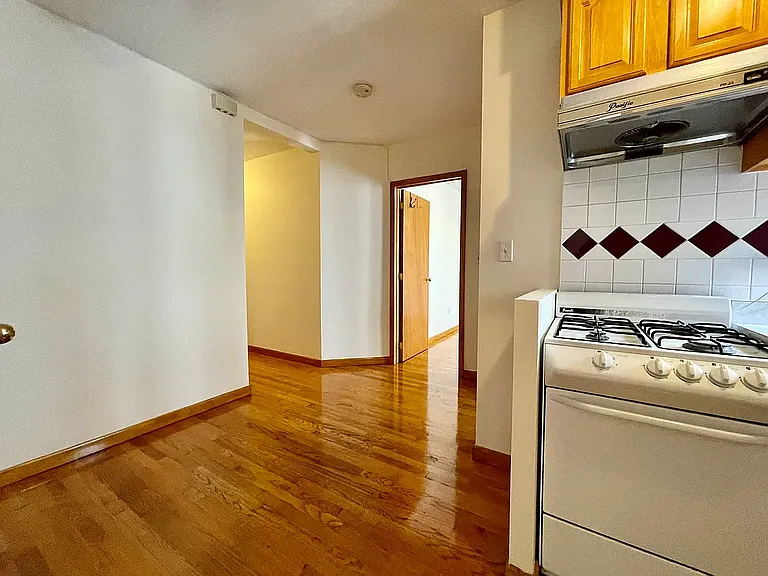 106 Mulberry St #32 — Photo 2