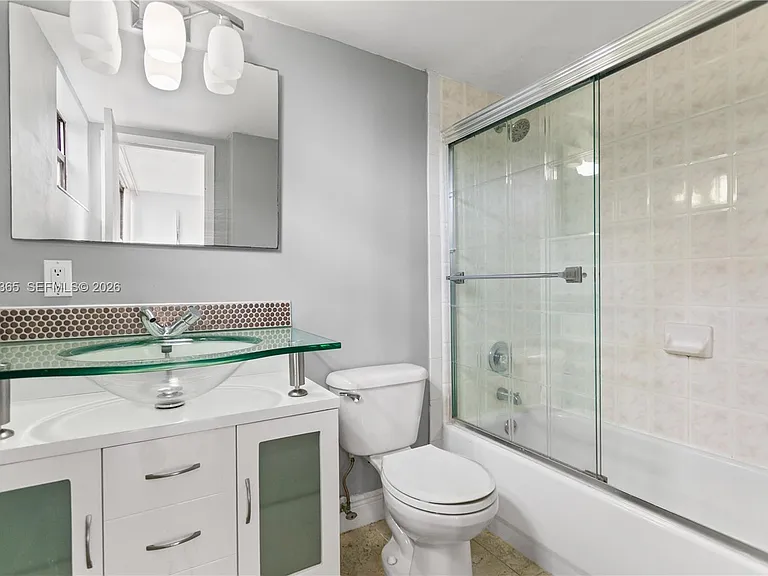 17021 N Bay Rd #429 — Photo 34