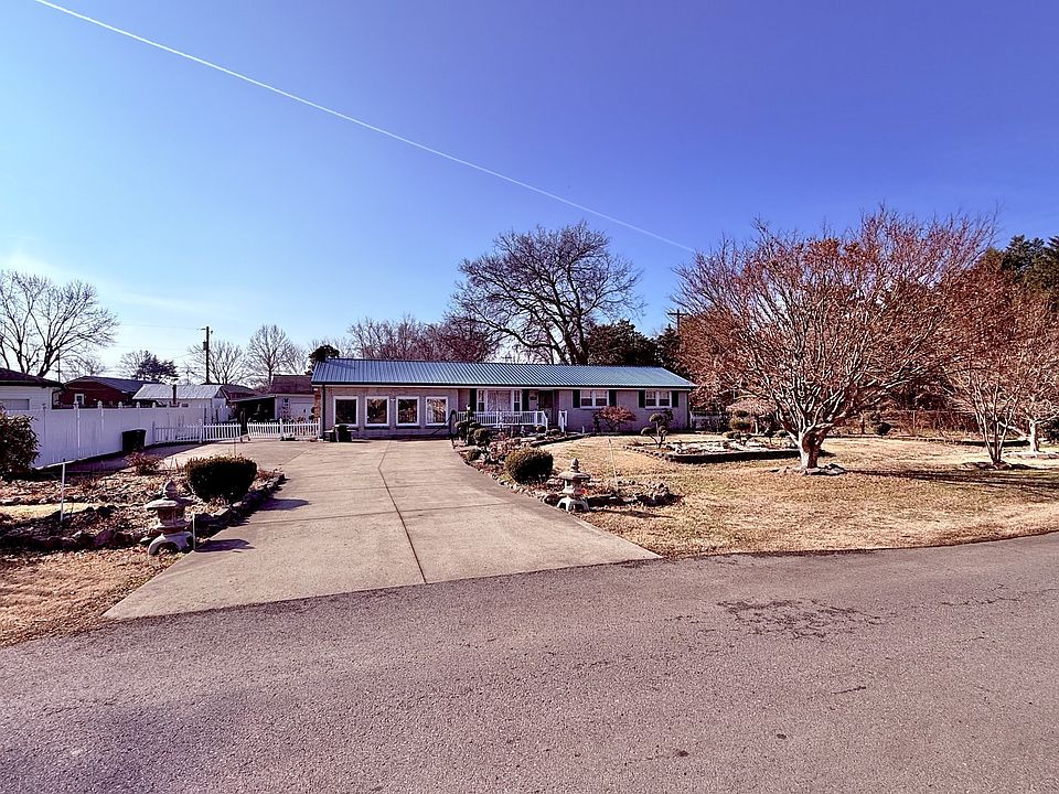 2nd image of 2502 Green Acres Dr