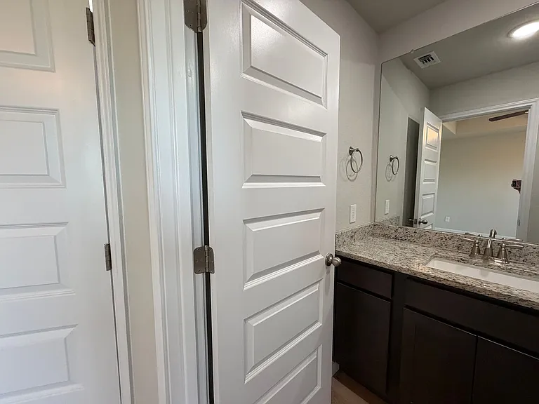466 Emma Dr — Photo 9