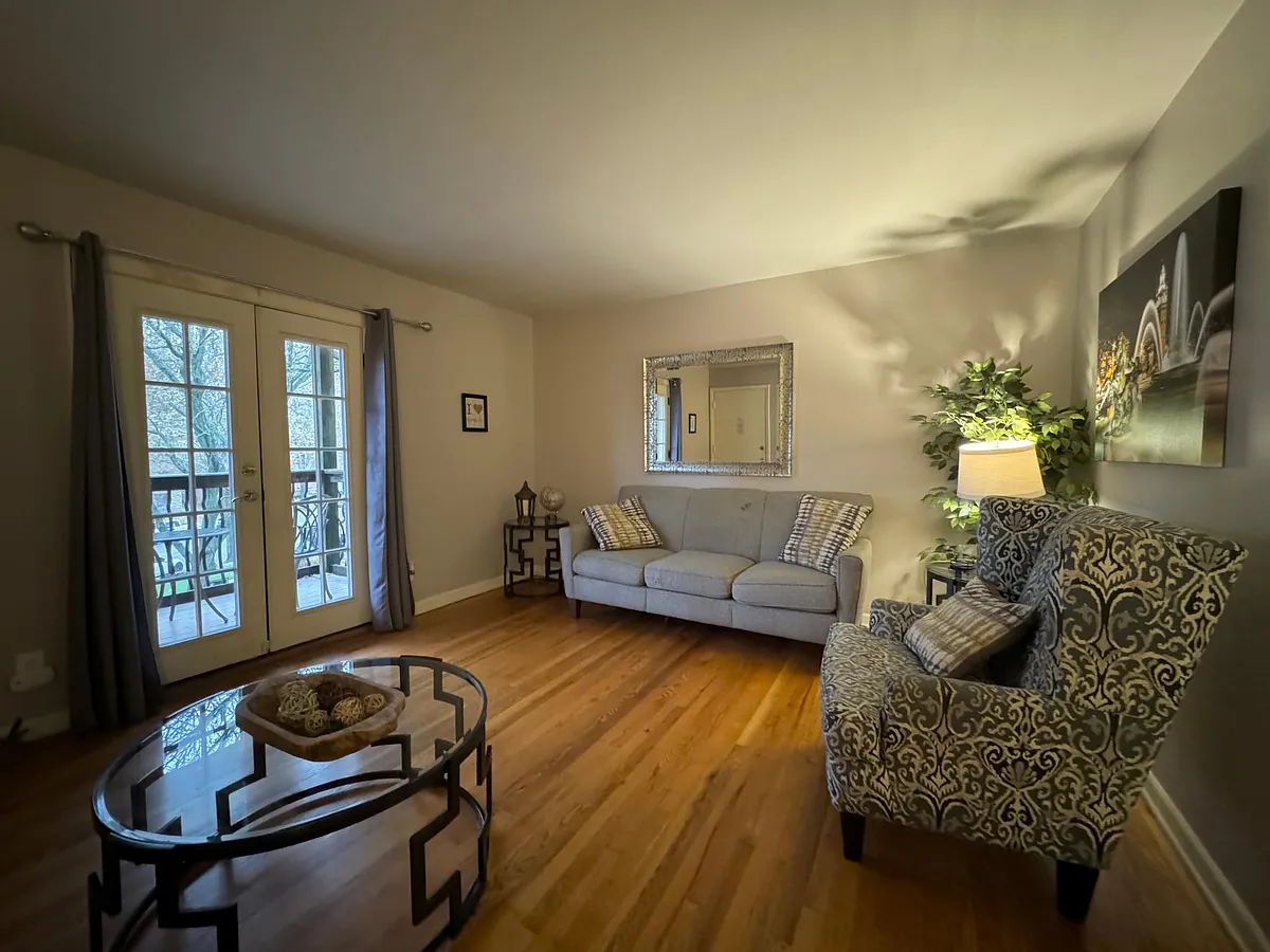 Building Photo - 4504 Holly St #2S