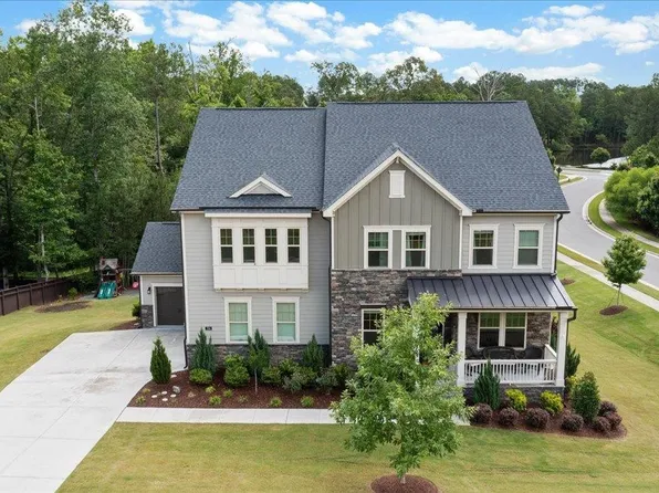 704 Peninsula Forest Pl, Cary, NC 27519