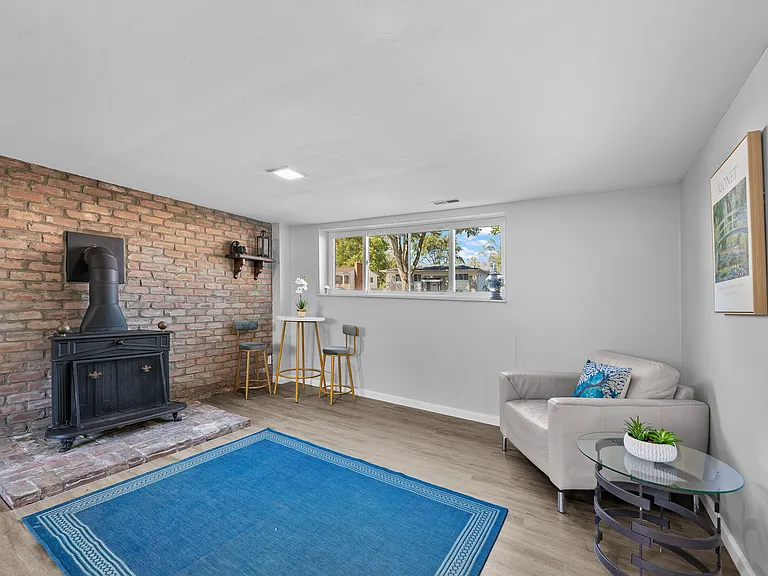 2268 Serra Dr — Photo 20