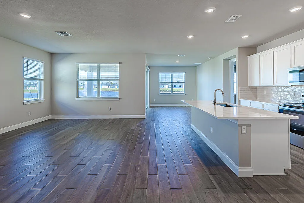 4 bed, 3.0 bath, 2200 sqft, $3,400 — Photo 4