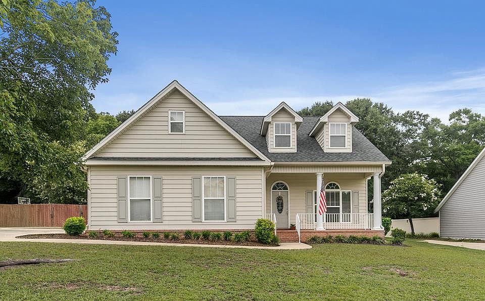 1st image of 303 Craftsman Dr