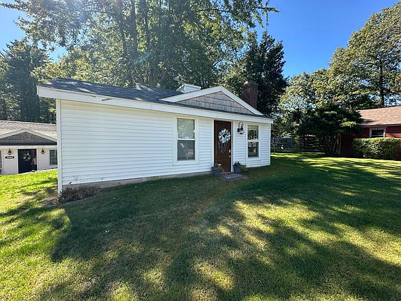 4th image of 1262 Sanford Road