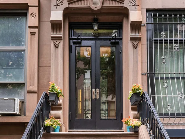 142 East 37th Street image 1 of 15