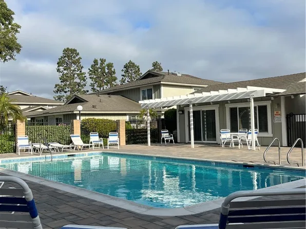 4664 Vista Bahia Dr #27, Huntington Beach, CA 92649